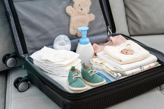 Valise maternité éco-responsable : La liste complète des fournitures pour Maman et Bébé (2025)